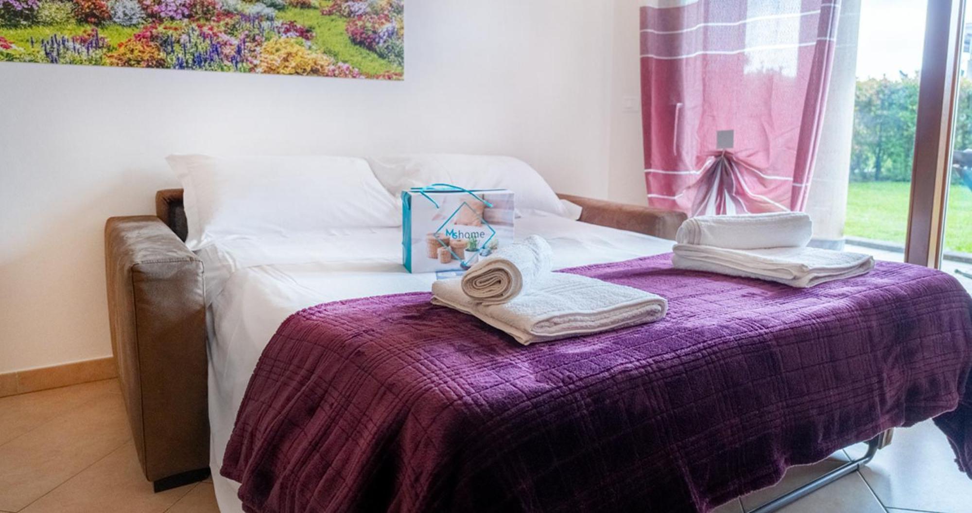 Oleandro Apartment - Featuring A Private Garden And Access To 5 Pools Desenzano del Garda Exteriér fotografie