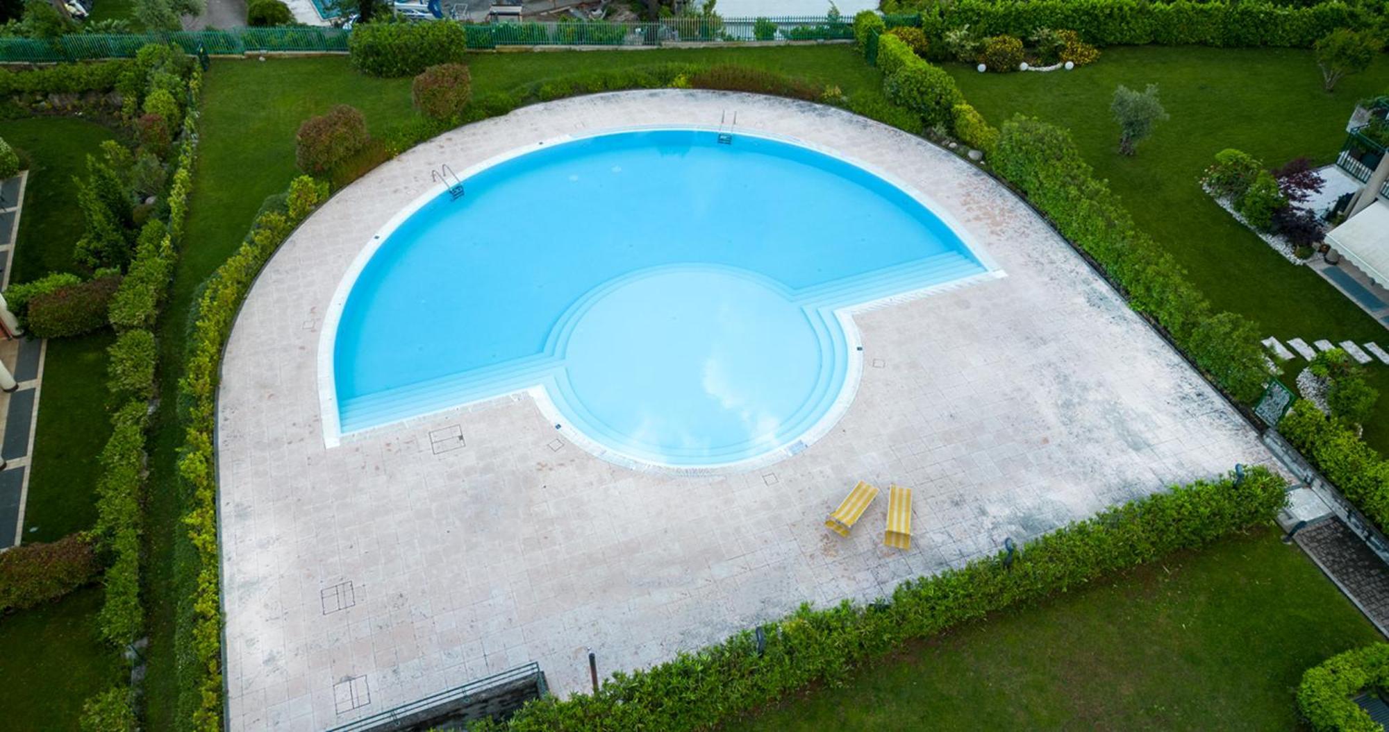 Oleandro Apartment - Featuring A Private Garden And Access To 5 Pools Desenzano del Garda Exteriér fotografie