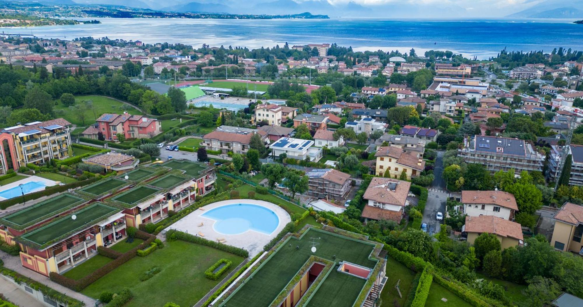 Oleandro Apartment - Featuring A Private Garden And Access To 5 Pools Desenzano del Garda Exteriér fotografie